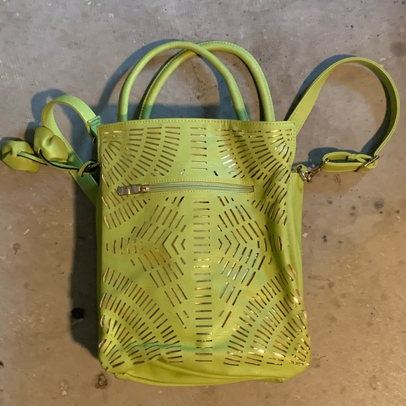 💚 “Handbag Republic" lime green & gold NWOT - Picture 2 of 8